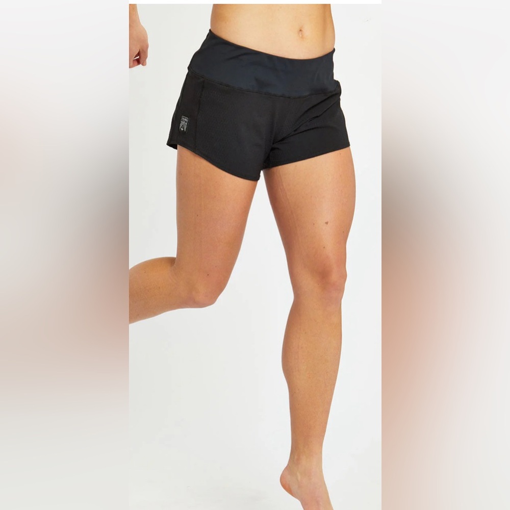 Oiselle Roga Shorts Black NWOT Size 12   44